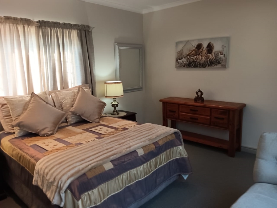 4 Bedroom Property for Sale in Fairway Heights Western Cape
